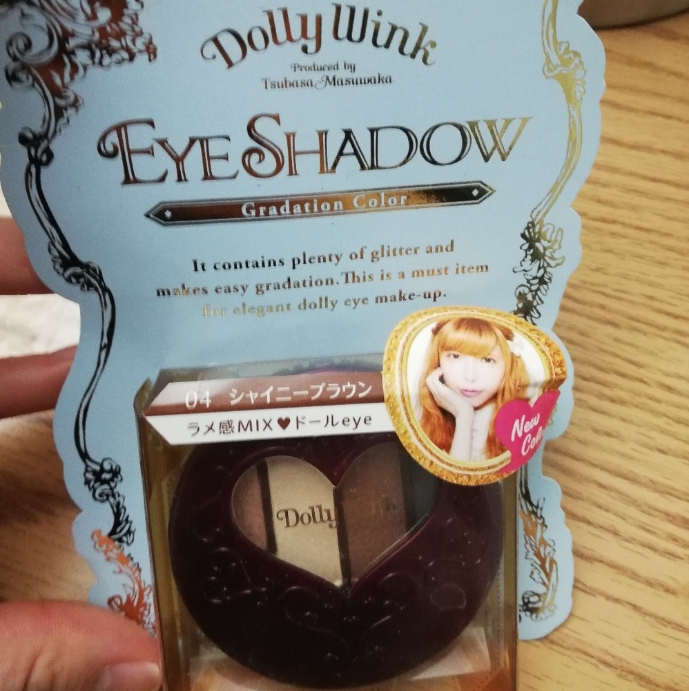 Dolly Wink Graduation Eyeshadow